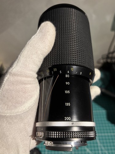 Nikkor 200mm f - 80-200mm, zoom